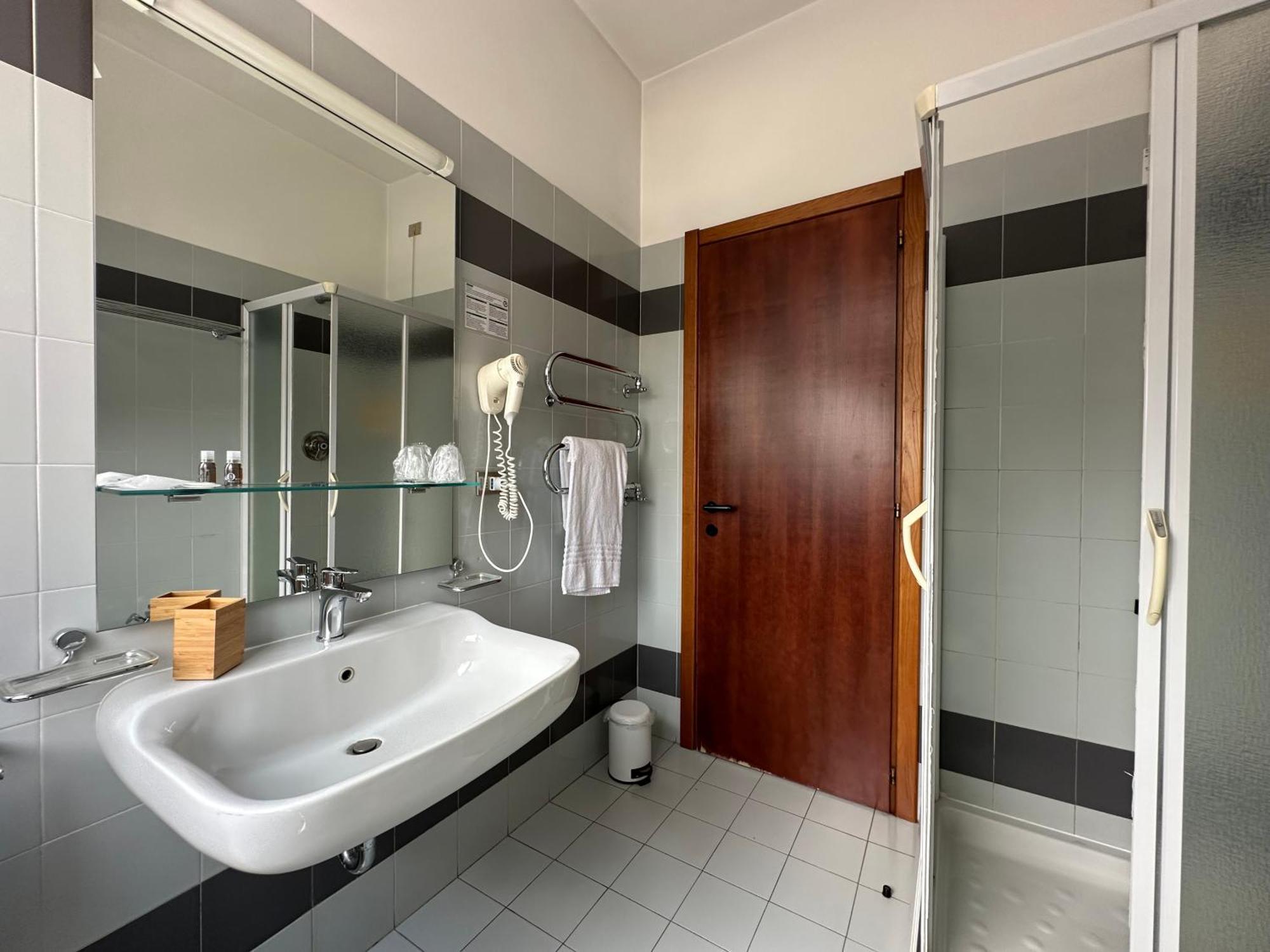 Hotel Griselda سالوزو المظهر الخارجي الصورة