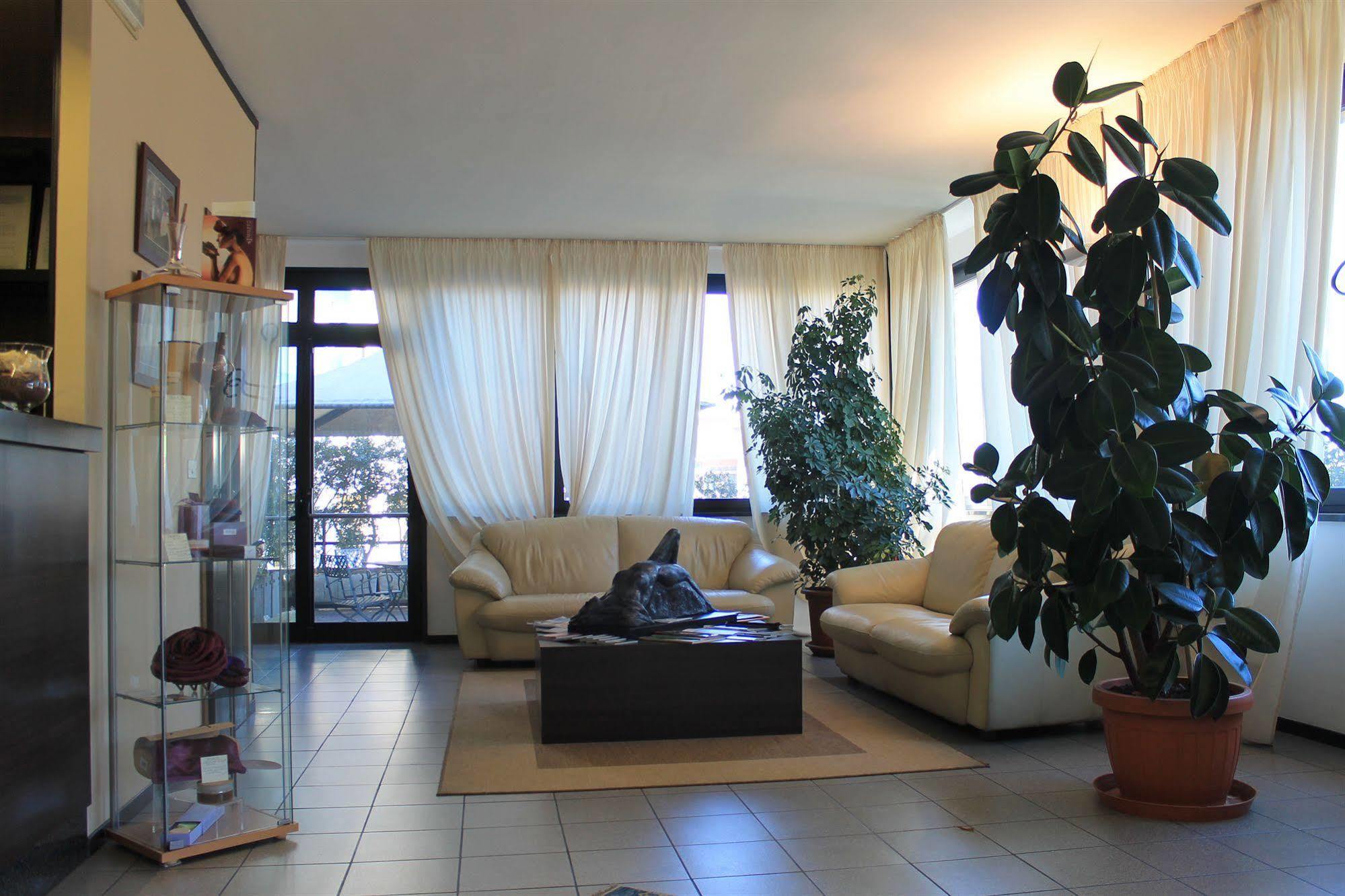 Hotel Griselda سالوزو المظهر الخارجي الصورة